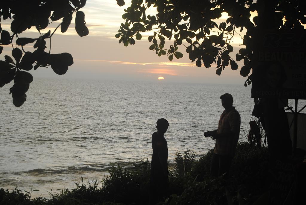 Hill Top Ayurvedic Beach Resort Варкала Экстерьер фото
